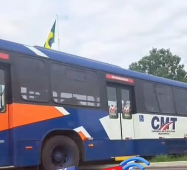 ONIBUS PERDE CONTROLE