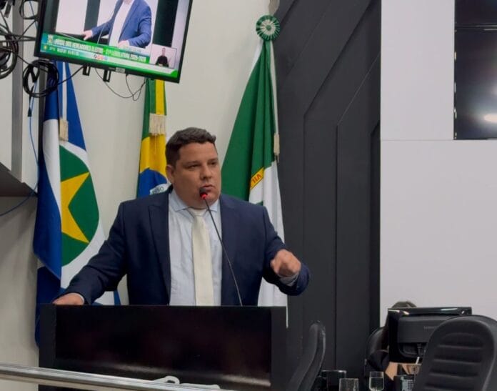 alex-rodrigues-questiona-saúde
