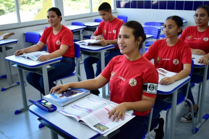 BANCO---ESCOLAS-MILITARES-D.-PEDRO (2)