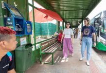 Primeira-dama lidera ação contra poluição visual em pontos de ônibus de Cuiabá