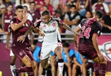 Flamengo joga mal e inicia Recopa Sul-Americana com derrota
