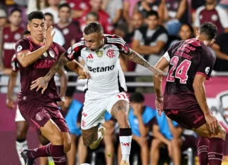 Flamengo joga mal e inicia Recopa Sul-Americana com derrota