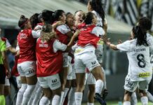 Daniel Cady troca Carnaval por pescaria no paraiso: ‘BEIJUPIRÁ de mais de 30kg!’