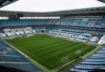 Grêmio faz 3 a 0 no Inter e está com uma mão na taça do Gauchão