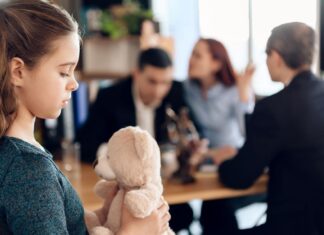 Alienação parental cria danos que continuam na vida adulta