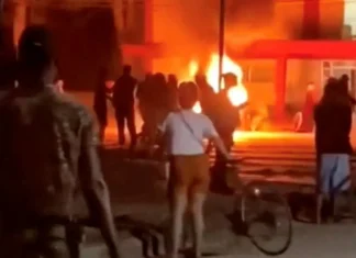 Veja Vídeo – Cuba: sede do Partido Comunista é invadida em protestos contra apagões