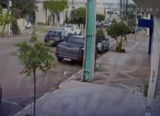 Vídeo: Acidente com capotamento no Centro de Rondonópolis
