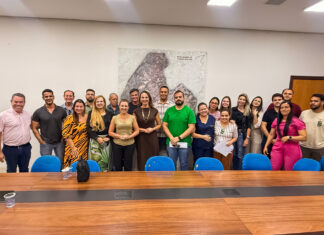 Prefeita de Várzea Grande suspende desligamentos e busca acordo sobre o Mais Médicos