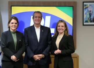Prefeita de Várzea Grande vai a Brasília em busca de recursos para obras em cinco bairros