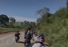Vídeo: Romaria de motociclistas na MG-179 quase acaba em tragédia após manobra perigosa