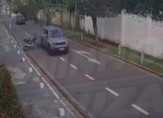 Vídeo: Motorista de Jeep bate em moto estacionada e foge em Cuiabá