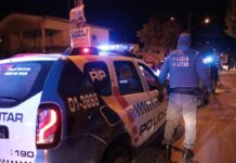 Homem é preso por agredir e ameaçar mãe idosa em Cuiabá