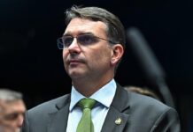 Pré-candidato à Presidência, Flávio Bolsonaro participa de evento do agro em Sinop