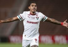 Fluminense arranca empate na Argentina e continua vivo na Libertadores