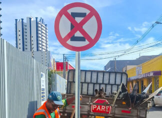 Várzea Grande reforça sinalização viária em 21 bairros e instala 284 placas em abril
