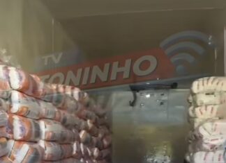 Vídeo: PM apreende carga de alimentos e higiene que seria usada por facção em MT