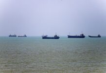 Veja Vídeo – Irã adverte navios para que não se desviem da rota demarcada em Ormuz: ‘aumentará tensões’