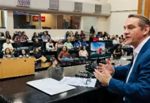 Simpósio na ALMT expõe abandono de políticas públicas para autismo e cobra execução de leis