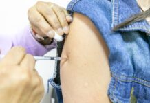 Ministério da Saúde suspende vacina contra dengue em caráter preventivo; Cuiabá reforça orientações