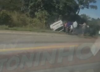 Veja Vídeo – Veículo tomba perto da Lanchonete 120 na BR-070