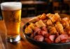Cerveja e futebol: saiba como harmonizar os principais estilos com petiscos e churrasco