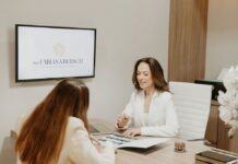 Remédio sem hormônio para a menopausa abre alternativa para quem ficou anos sem tratamento