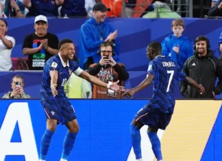 Depois de chuva e pausa, França de Mbappé não dá chances ao Iraque