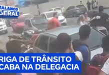 Veja Vídeo – Dono de academia quase atropela criança, foge e chama irmão armado para confusão