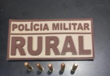 Homem é preso com arma após ameaçar matar o vizinho
