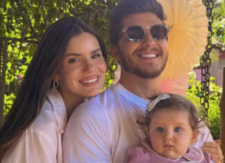 Camila Queiroz celebra 33 anos de vida ao lado da família: ‘Grata, abençoada e amada’