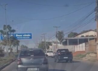 Veja Vídeo – Mulher flagra motorista fazendo “podagem” perigosa em Cuiabá