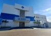 Adolescente de 17 anos fica ferido após cair em quadra de escola em Cáceres