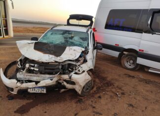 Seis pessoas ficam feridas em acidente entre carro e van na BR-070 em Campo Verde