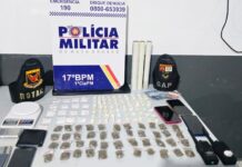 Pai e filho são conduzidos pela PM após apreensão de 130 porções de drogas em Mirassol d’Oeste