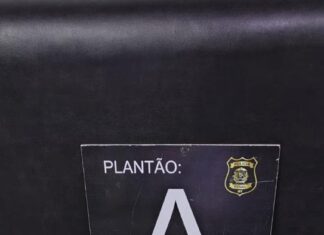 Advogado é detido após tentar entrar na PCE com comprimidos e substância em pó
