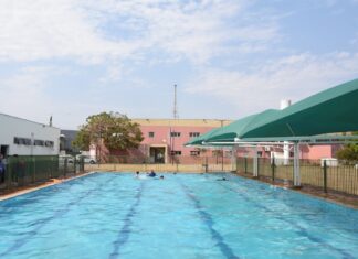 Piscina de escola em Cuiabá amplia acesso ao esporte e atende crianças com deficiência