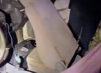 Veja Vídeo – Criança é resgatada de carro enquanto pai consumia álcool em Sinop