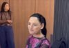 Veja Vídeo – Prefeito de Cuiabá atua como “fã” em coletiva da esposa