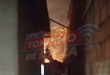 Veja Vídeo – Incêndio em terreno abandonado ameaça residência no bairro Ouro Verde em Várzea Grande