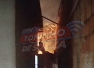 Veja Vídeo – Incêndio em terreno abandonado ameaça residência no bairro Ouro Verde em Várzea Grande