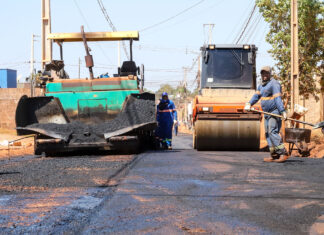 Obras de drenagem e pavimentação avançam em 45 ruas do Paiaguás em Várzea Grande