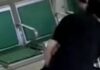 Veja Vídeo – Homem tenta ensinar amigo a se soltar de cadeira de hospital e acaba preso também