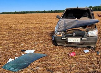 Motorista morre em acidente de carro logo após deixar a filha em ponto de ônibus