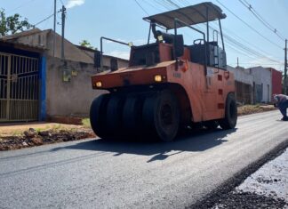 Pavimentação avança em 18 ruas do Residencial Coxipó em Cuiabá