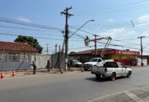 Operação remove 400 metros de fiação irregular em avenida de Cuiabá
