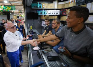 Governo de MT libera R$ 15 milhões para reconstrução do Shopping Popular de Cuiabá