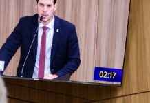 Charles da Educação cobra concurso público e PCCS para servidores da Educação de Várzea Grande