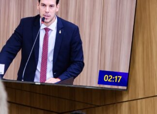 Charles da Educação cobra concurso público e PCCS para servidores da Educação de Várzea Grande