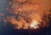 Veja Vídeo – Moradores passam a noite em claro com incêndio no Morro de Santo Antônio
