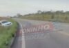 Veja Vídeo – Carro sai da pista e é abandonado na Avenida Antártica em Cuiabá